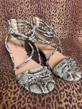 NWT Torrid Strappy Natural Snake Print Low Block Party Club Heels Size 9